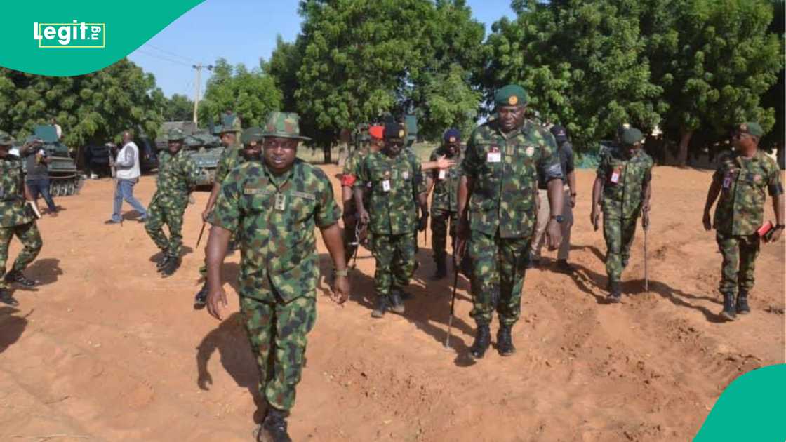 Shugaban sojojin Najeriya ya kai ziyarar farko Zamfara don duba halin tsaro a jihar Shugaban sojojin Najeriya ya kai ziyarar farko Zamfara don duba halin tsaro a jihar