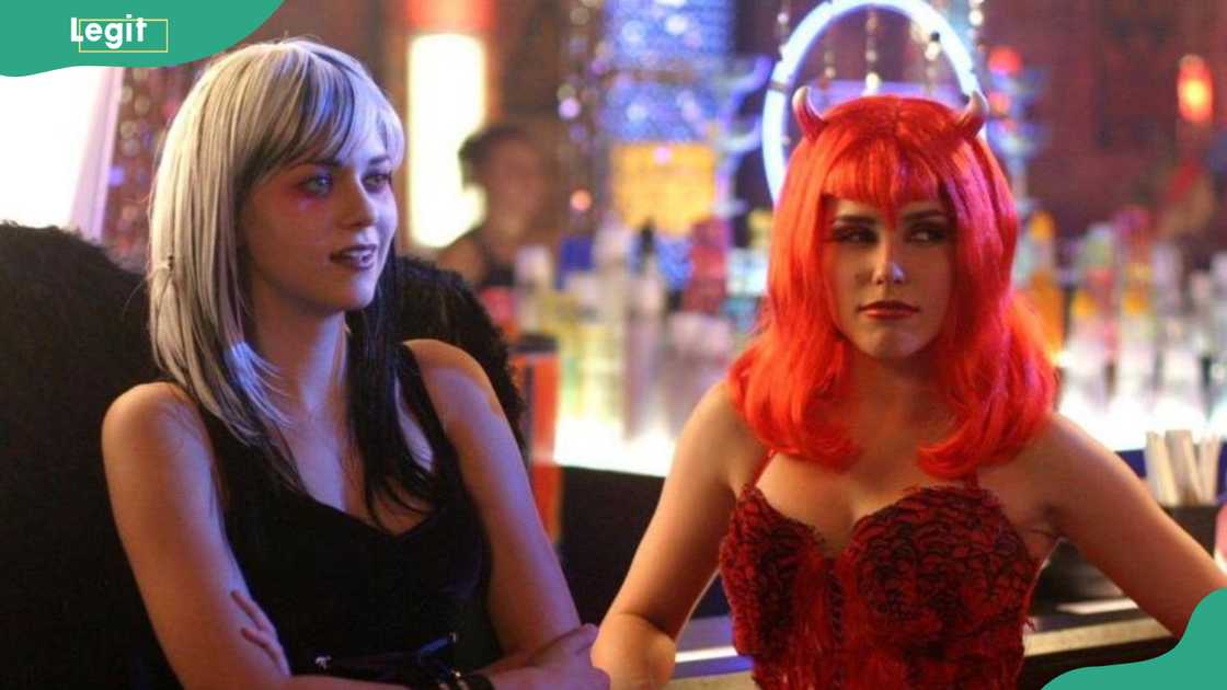 Brooke and Peyton costume Brooke and Peyton costume